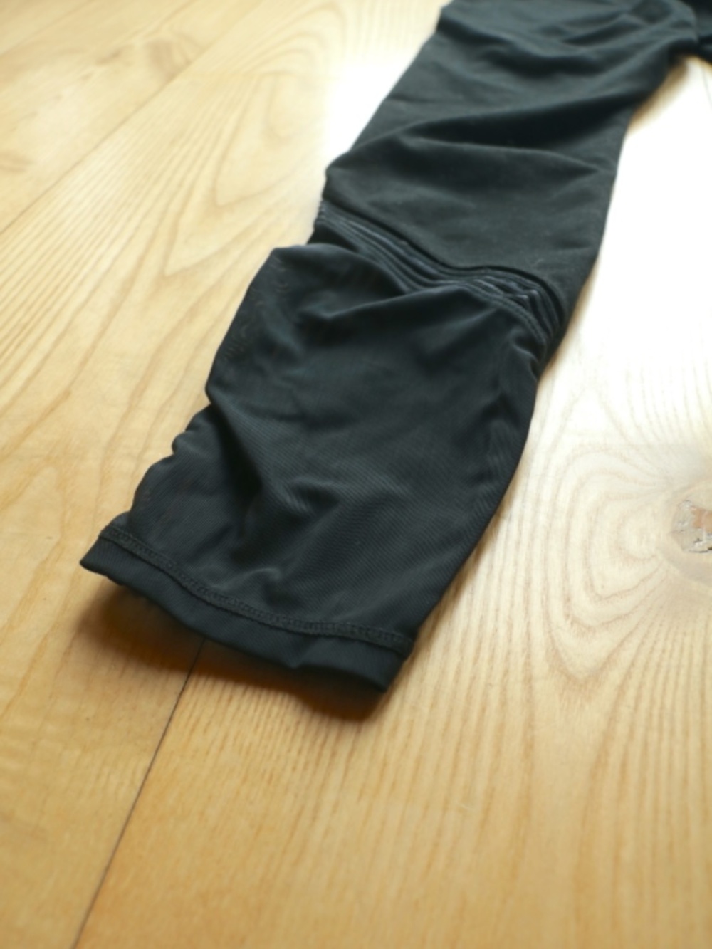 Fabletics Legging Bundle (2) - Picture 3 of 11